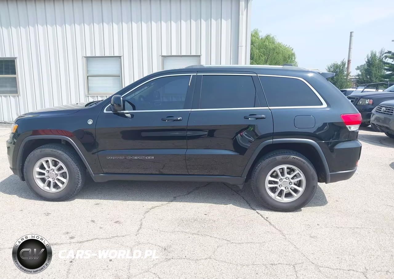 2019 Jeep Grand Cherokee Laredo E 4X4 VIN:1C4RJFAG7KC837039 - 17