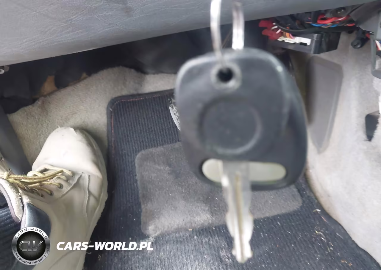 2004 Saturn Ion Ion 2 VIN:1G8AJ52F14Z188877 - 11