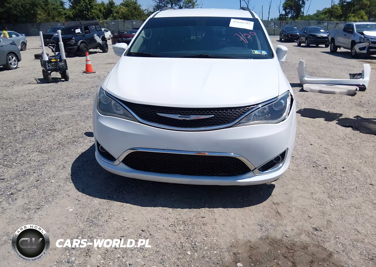 2017 Chrysler Pacifica Touring L VIN:2C4RC1BG2HR520958 - 13