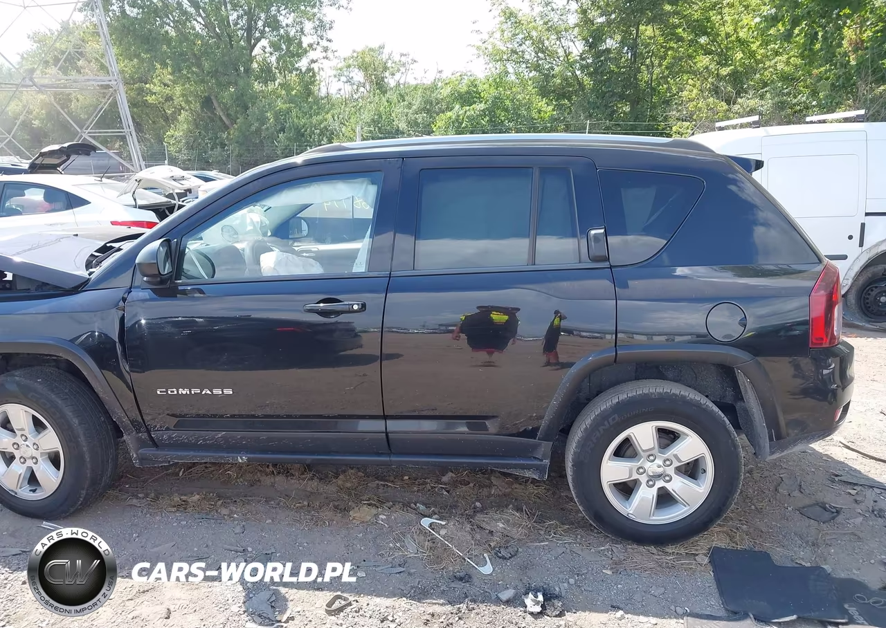 2015 Jeep Compass Sport VIN:1C4NJCBA5FD143778 - 14