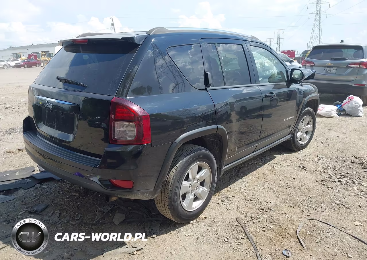 2015 Jeep Compass Sport VIN:1C4NJCBA5FD143778 - 4