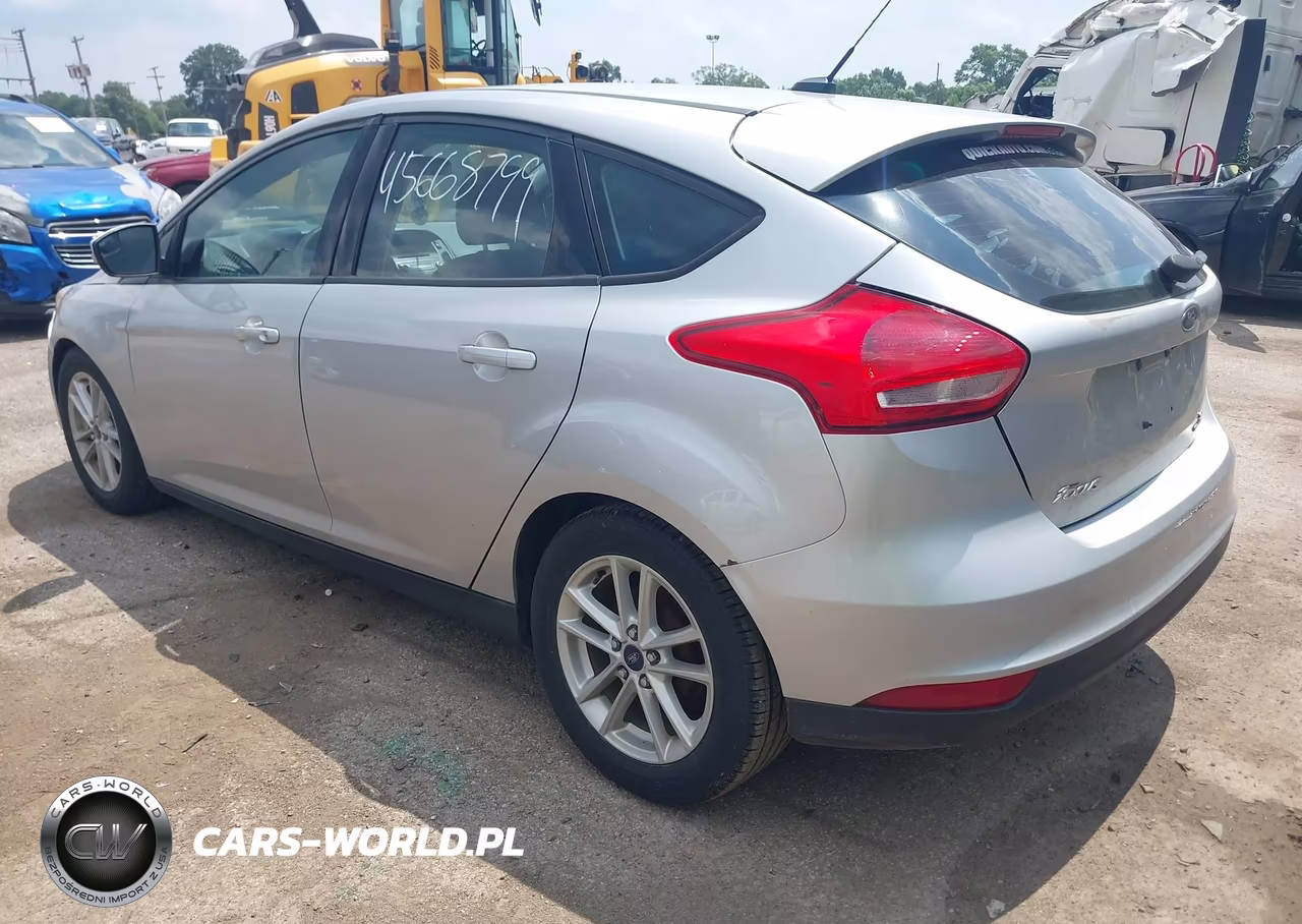 2016 Ford Focus Se VIN:1FADP3K27GL371023 - 3