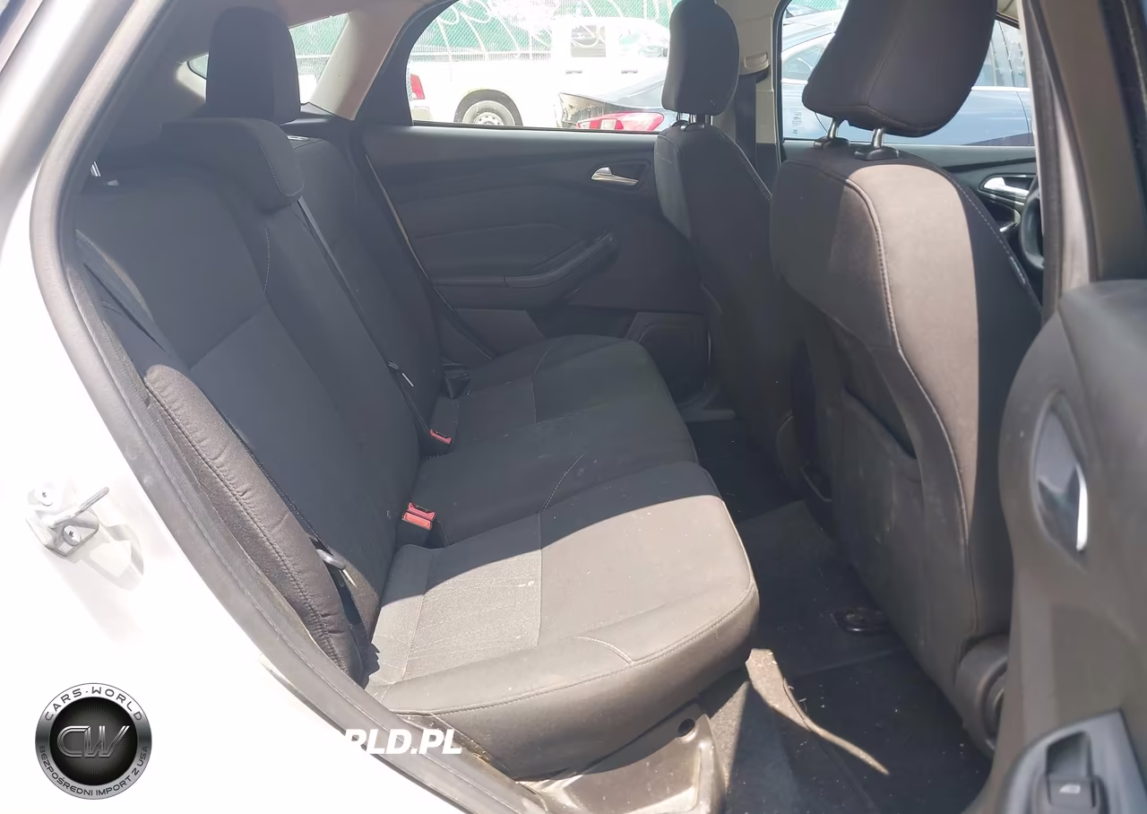 2016 Ford Focus Se VIN:1FADP3K27GL371023 - 8