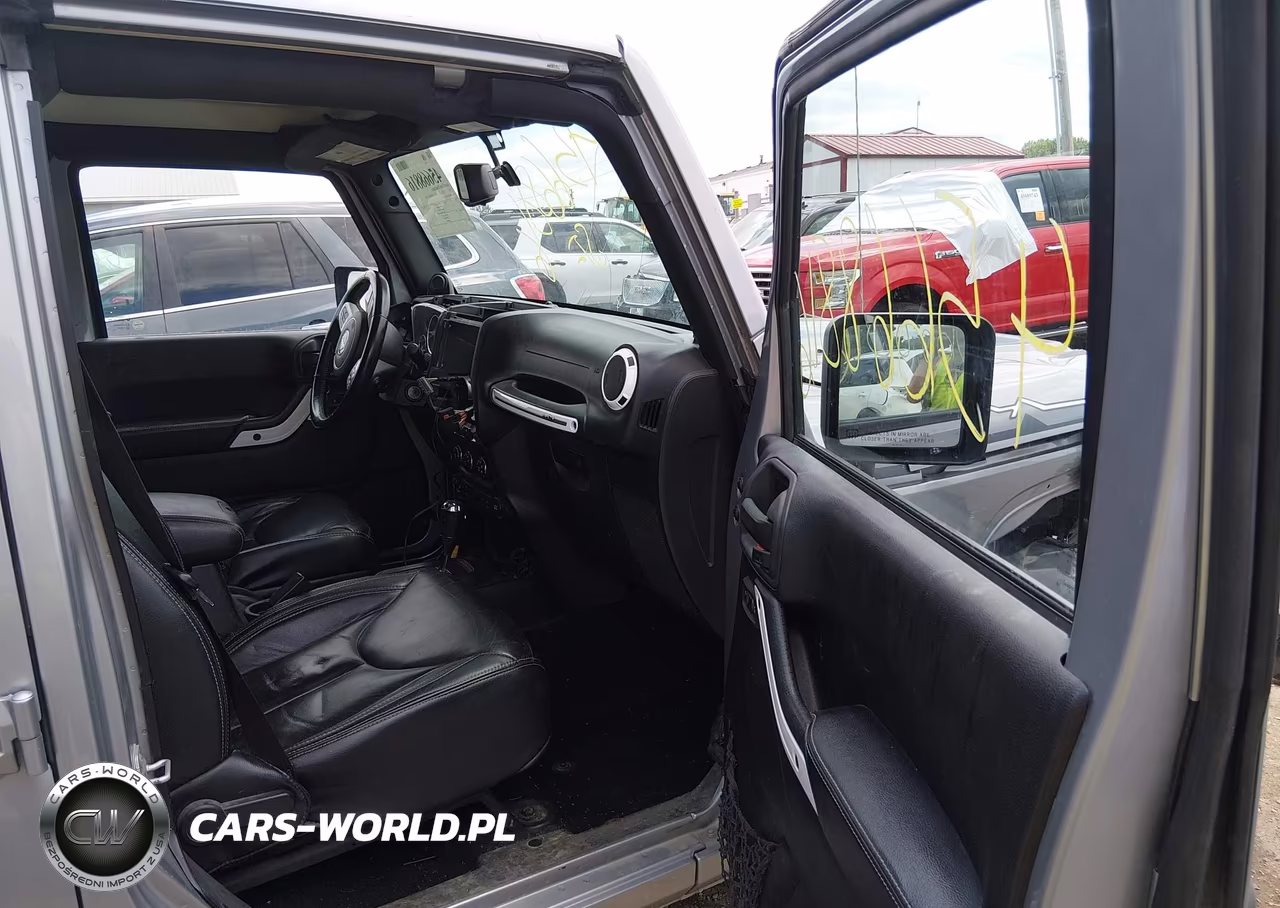 2014 Jeep Wrangler Unlimited Polar Edition VIN:1C4HJWEG5EL170787 - 5