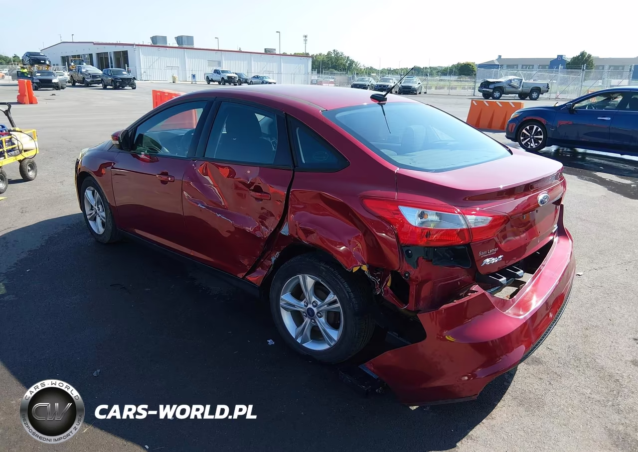 2014 Ford Focus Se VIN:1FADP3F27EL388380 - 3