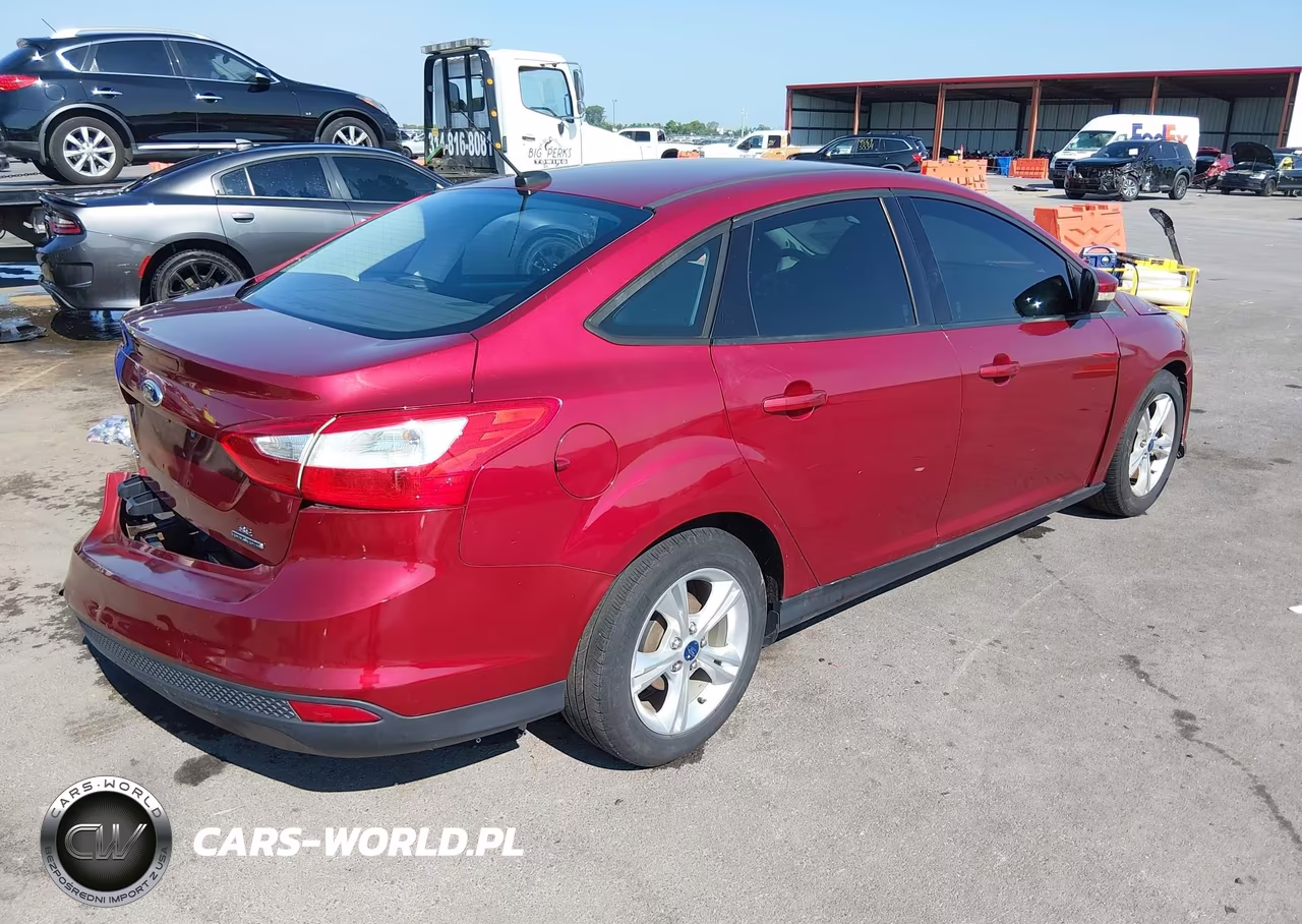 2014 Ford Focus Se VIN:1FADP3F27EL388380 - 4