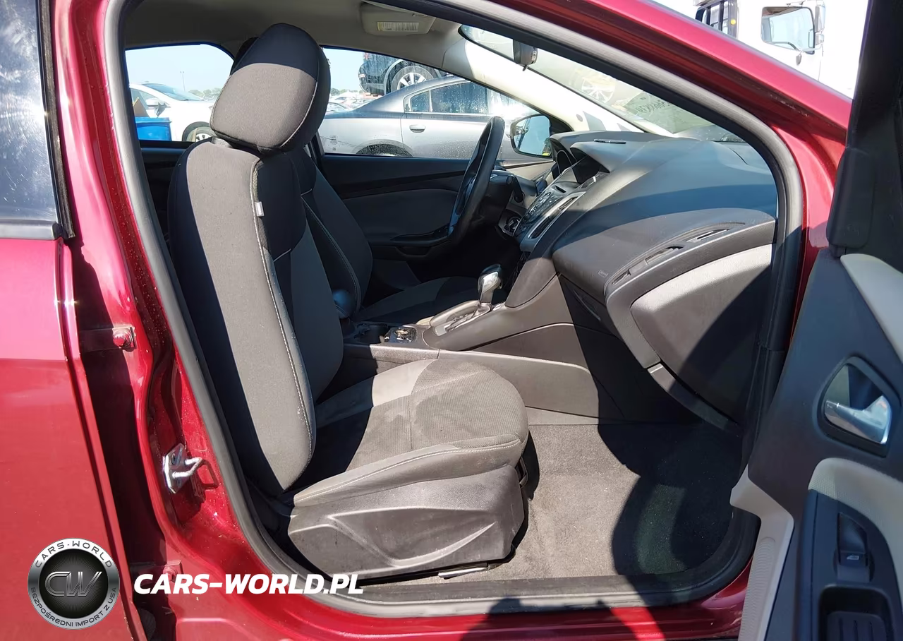 2014 Ford Focus Se VIN:1FADP3F27EL388380 - 5