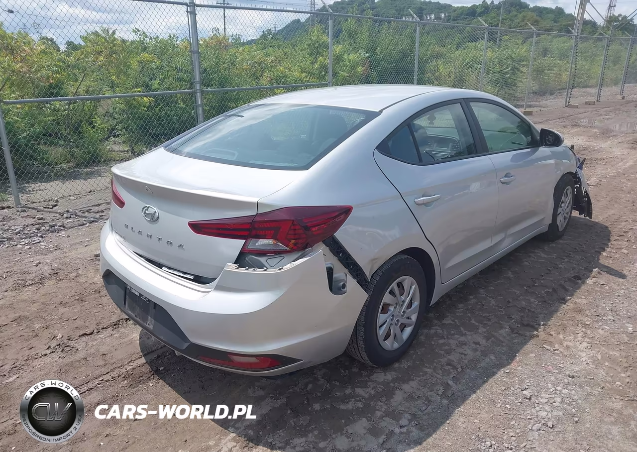 2019 Hyundai Elantra Se VIN:5NPD74LF5KH489540 - 4