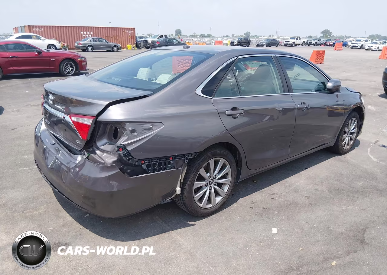 2017 Toyota Camry Xle VIN:4T1BF1FKXHU302790 - 4