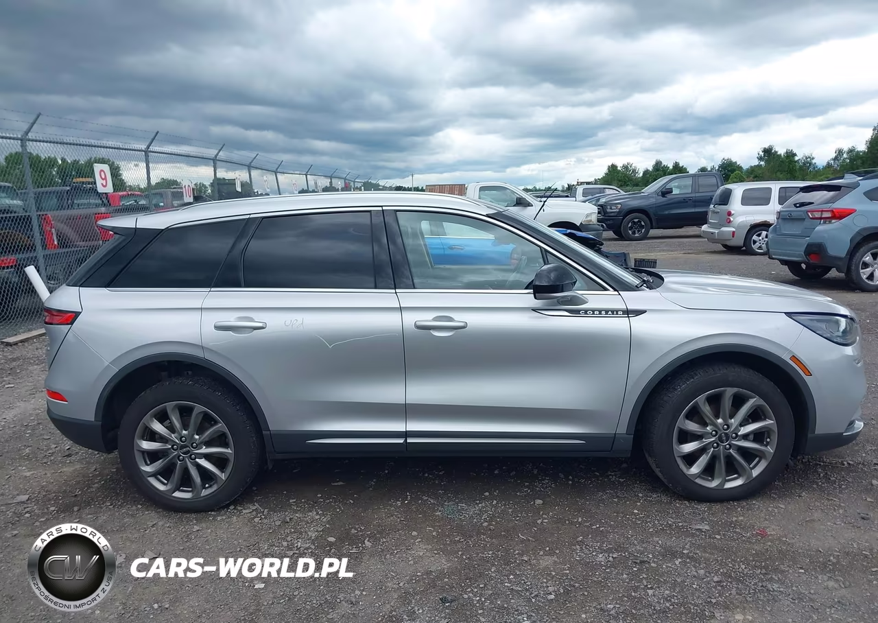 2020 Lincoln Corsair Standard VIN:5LMCJ1D96LUL21961 - 13