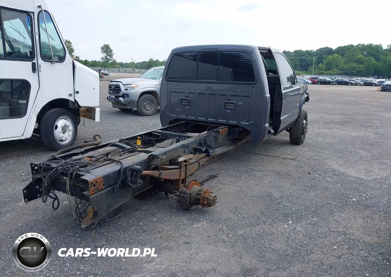 2007 Ford F-350 Chassis Lariat-Xl-Xlt VIN:1FDWX37P97EB32452 - 4