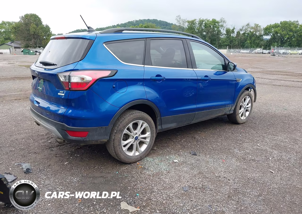 2018 Ford Escape Se VIN:1FMCU0GDXJUA82108 - 4