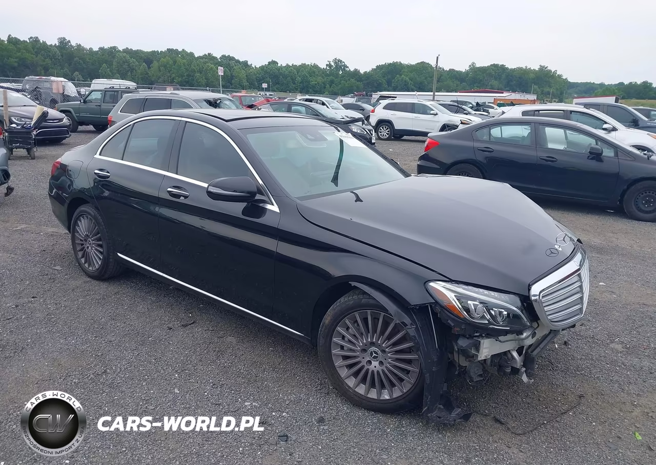 2016 Mercedes-Benz C 300 Luxury 4Matic – zdjęcie 1 z 17