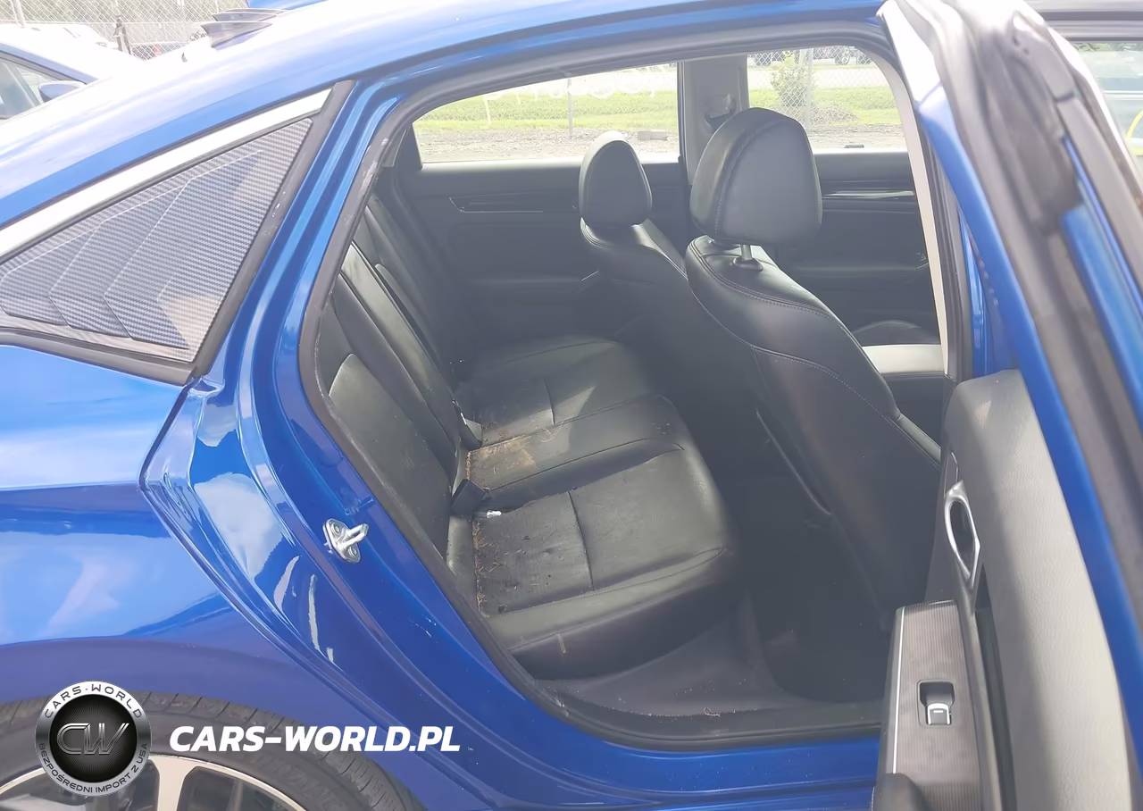 2024 Honda Civic Touring VIN:2HGFE1F97RH326783 - 8