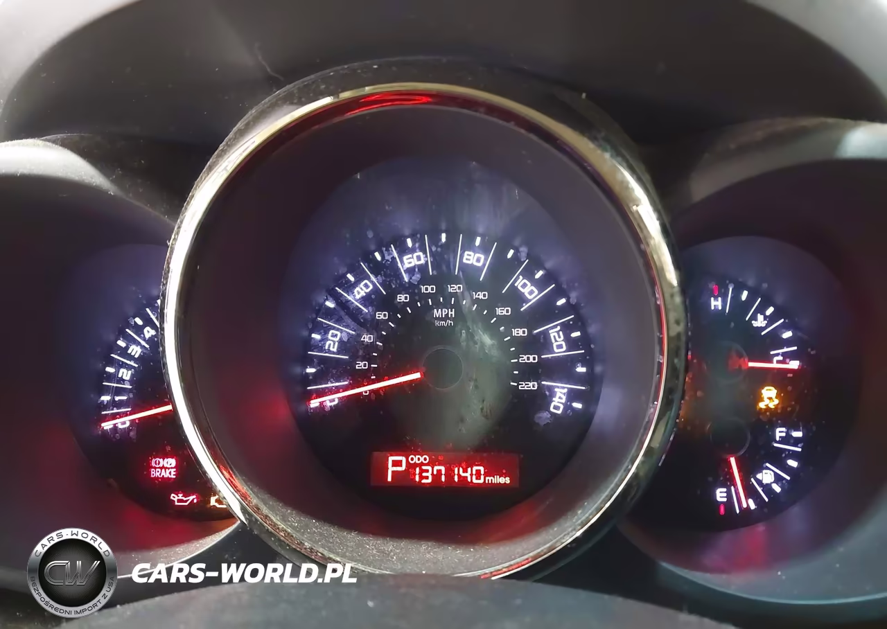 2011 Kia Soul + VIN:KNDJT2A2XB7233272 - 7