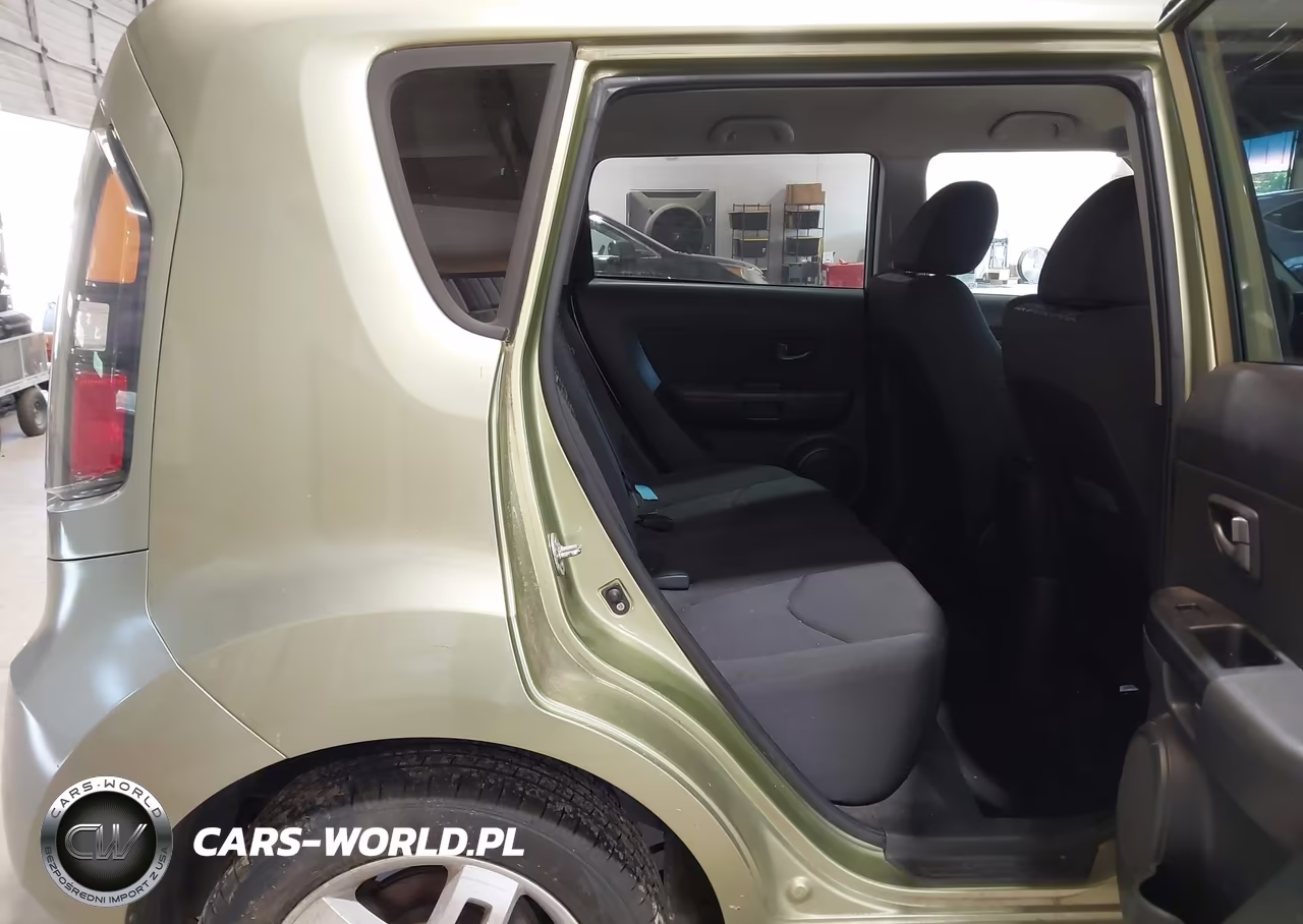 2011 Kia Soul + VIN:KNDJT2A2XB7233272 - 8