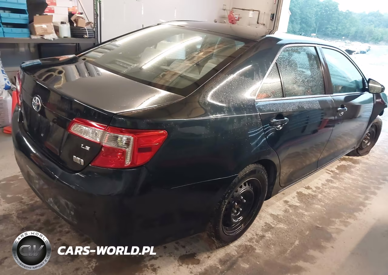 2013 Toyota Camry Hybrid Le VIN:4T1BD1FK2DU071819 - 4