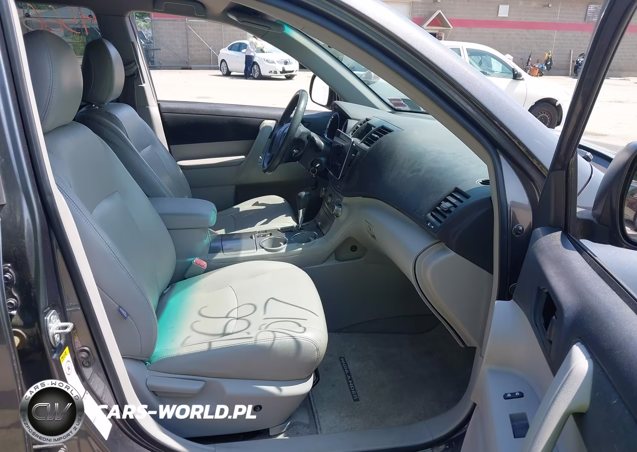 2010 Toyota Highlander Base V6 VIN:5TDBK3EH1AS003815 - 5