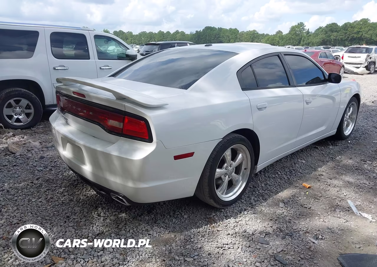 2013 Dodge Charger Sxt Plus VIN:2C3CDXHGXDH647961 - 4
