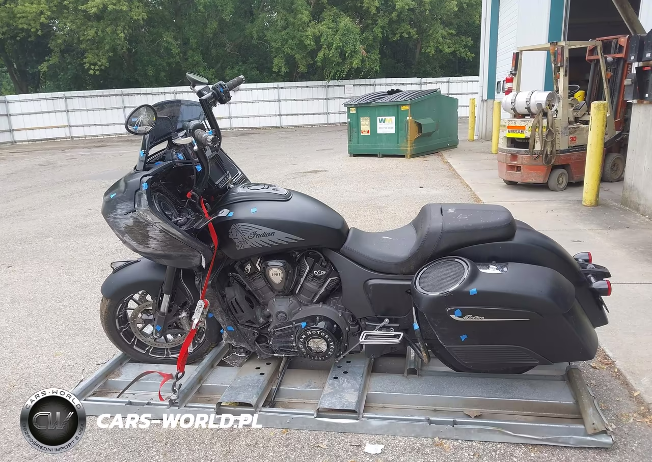 2021 Indian Motorcycle Co. Challenger Dark Horse VIN:56KLCDRR4M3402325 - 13