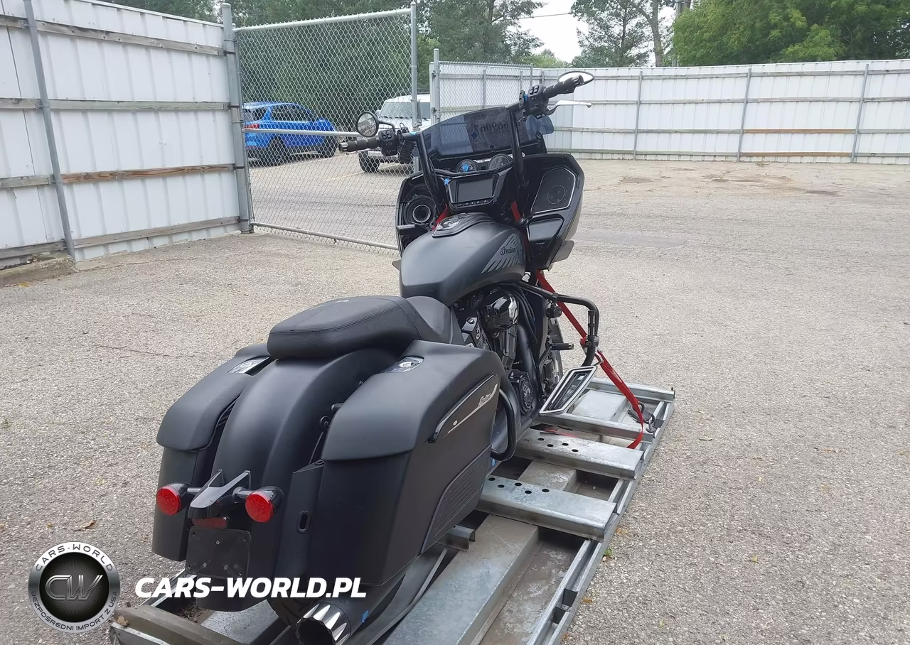 2021 Indian Motorcycle Co. Challenger Dark Horse VIN:56KLCDRR4M3402325 - 4