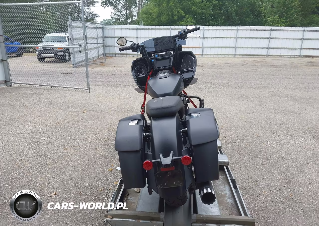2021 Indian Motorcycle Co. Challenger Dark Horse VIN:56KLCDRR4M3402325 - 6
