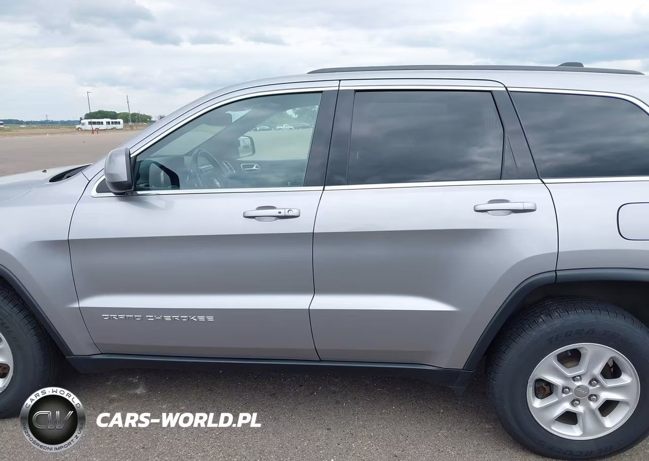 2015 Jeep Grand Cherokee Laredo VIN:1C4RJFAG2FC708390 - 15