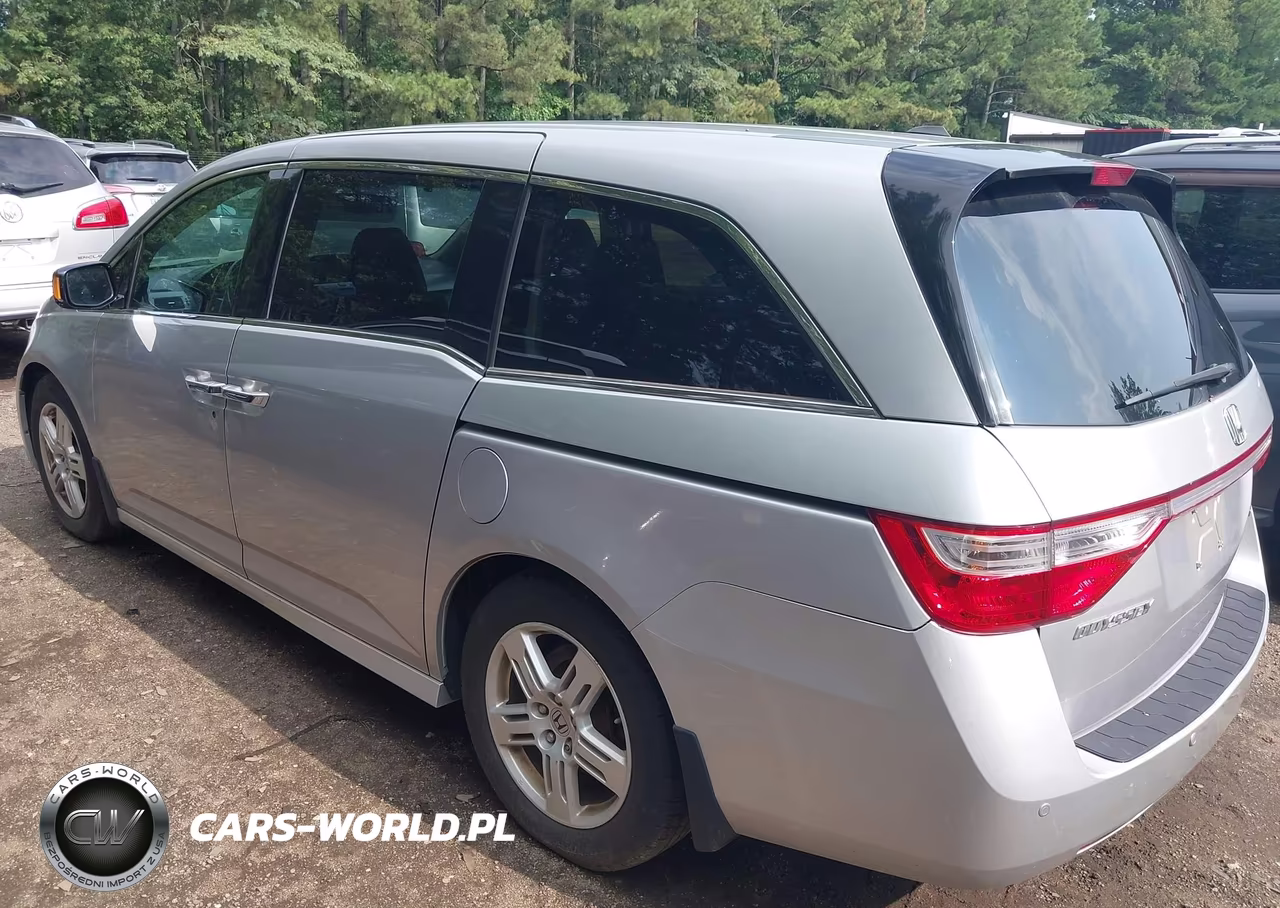 2013 Honda Odyssey Touring-Touring Elite VIN:5FNRL5H97DB043644 - 3