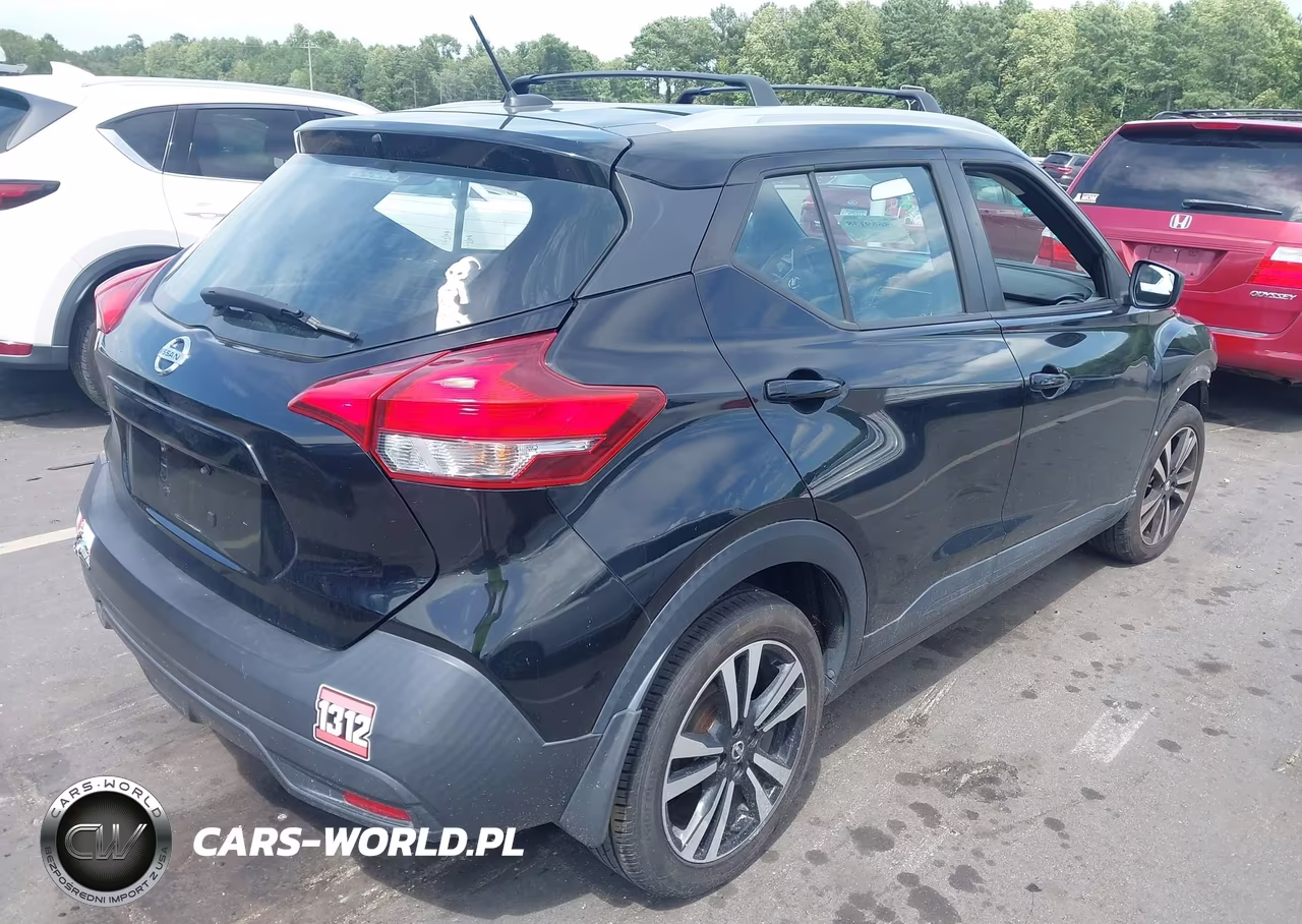 2018 Nissan Kicks Sv VIN:3N1CP5CU5JL500389 - 4
