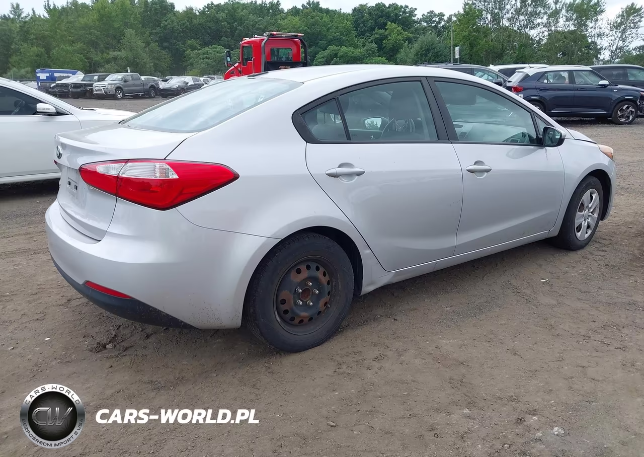 2016 Kia Forte Lx VIN:KNAFK4A63G5527412 - 4
