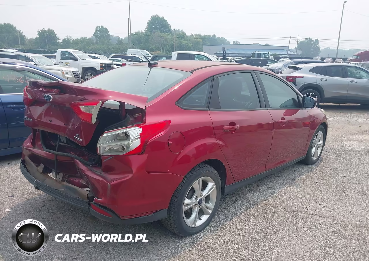 2013 Ford Focus Se VIN:1FADP3F22DL374336 - 4