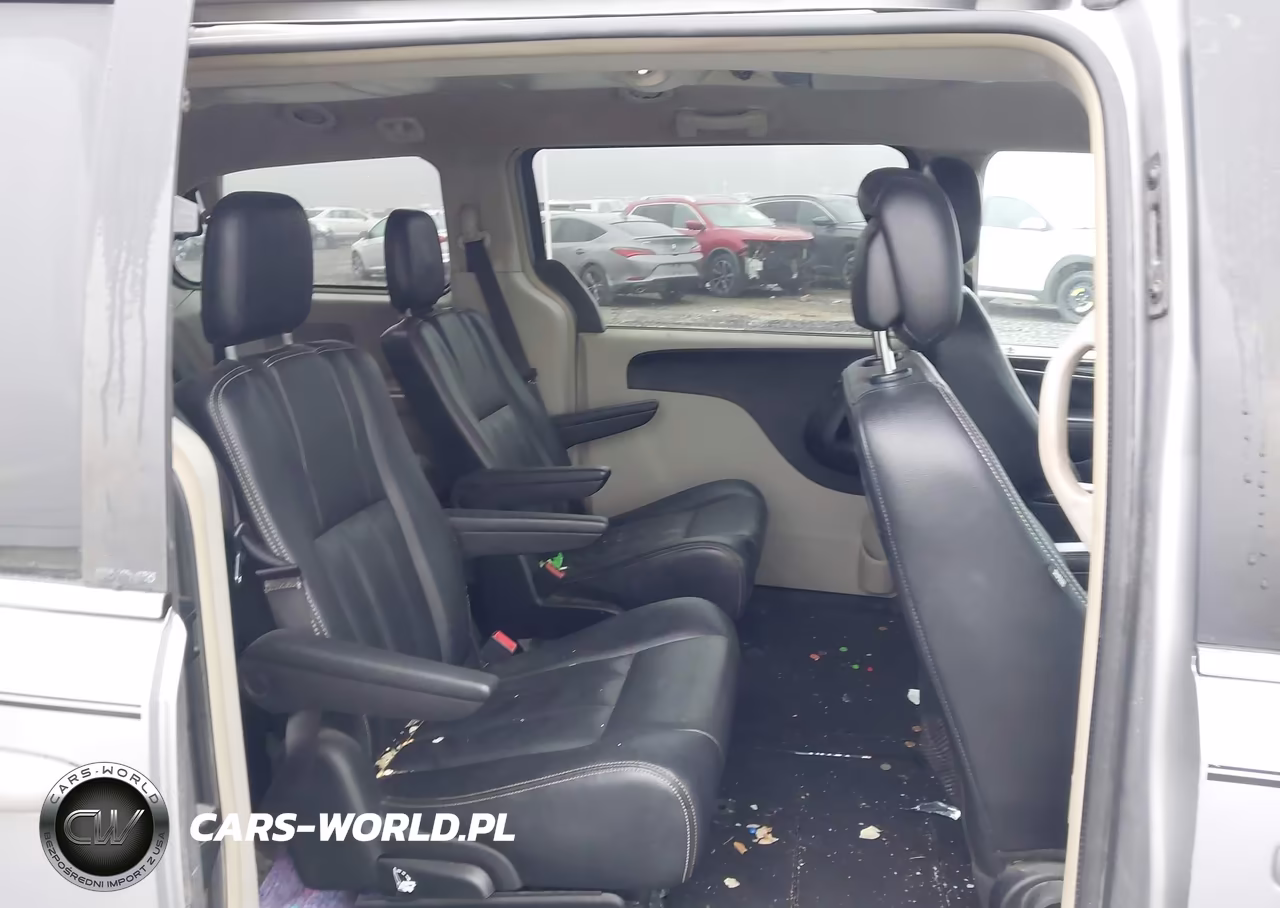 2013 Chrysler Town & Country Touring VIN:2C4RC1BG1DR793562 - 8