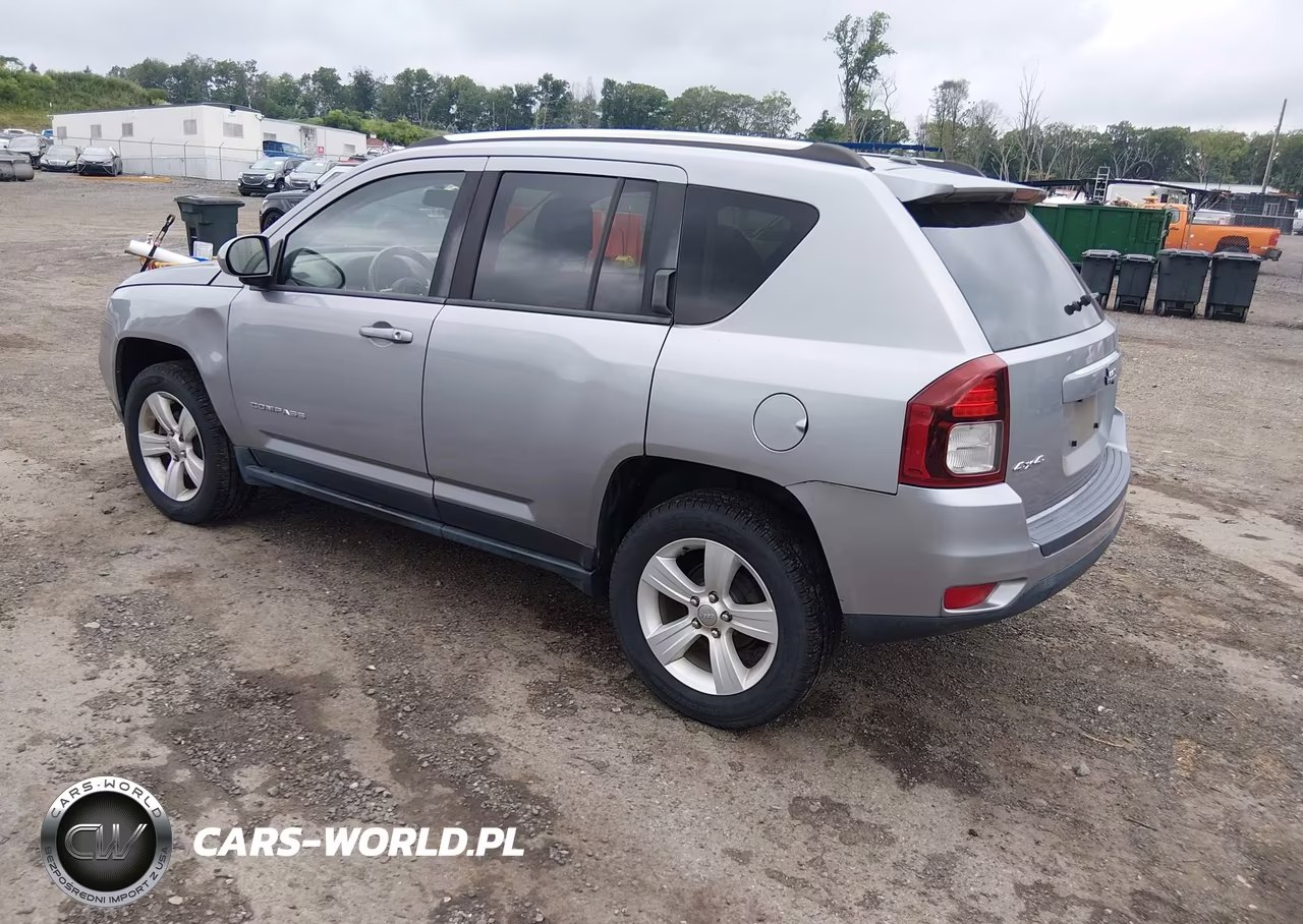 2015 Jeep Compass Latitude VIN:1C4NJDEB3FD177356 - 3