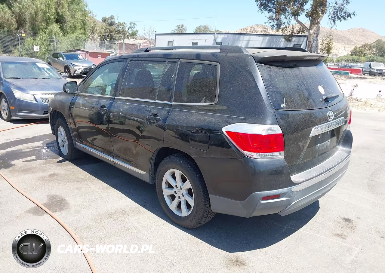 2013 Toyota Highlander Base Plus VIN:5TDZA3EH6DS031924 - 3
