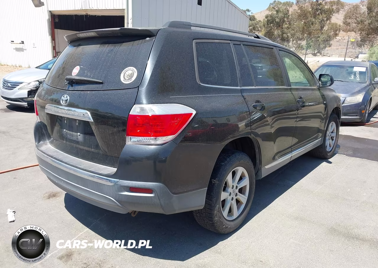 2013 Toyota Highlander Base Plus VIN:5TDZA3EH6DS031924 - 4