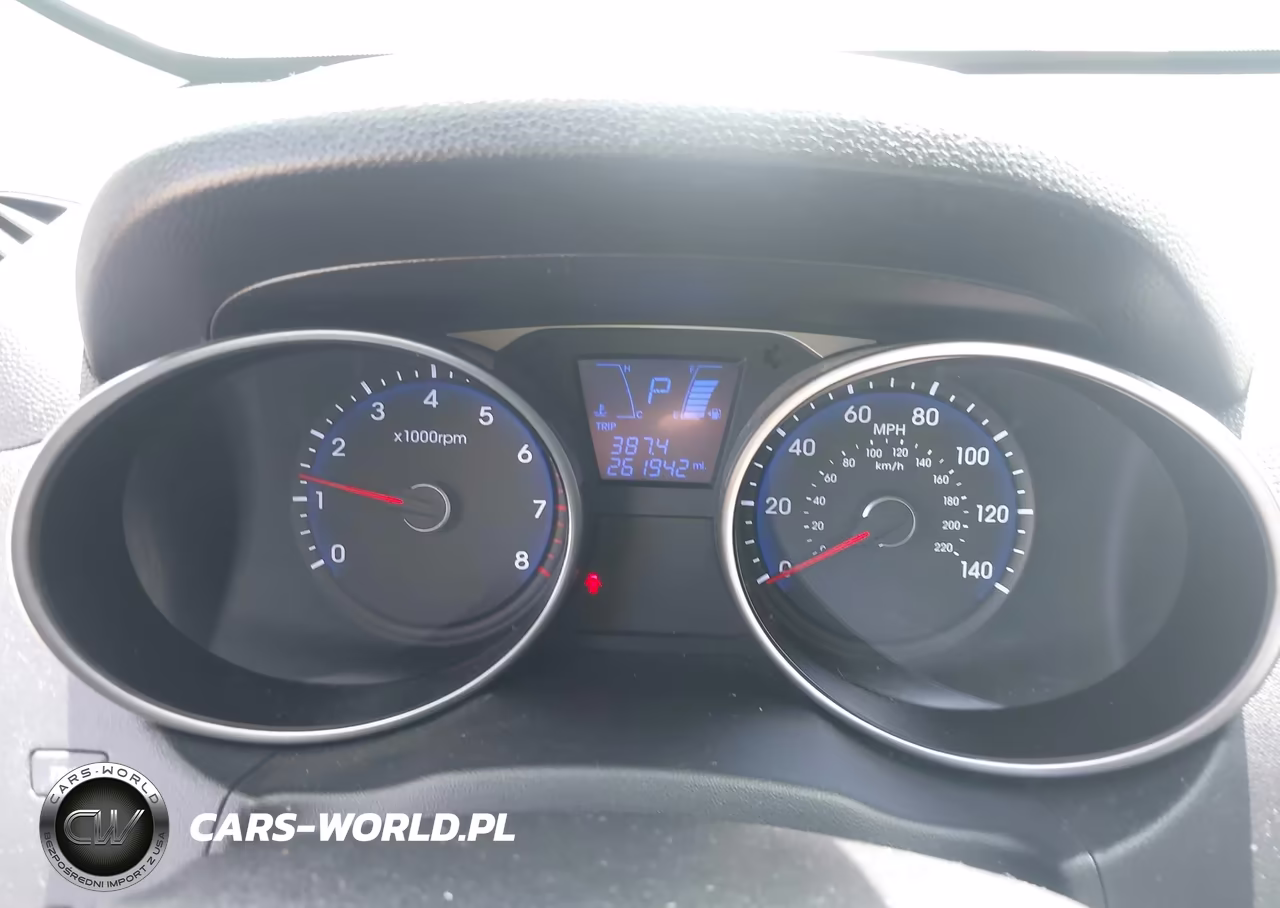 2010 Hyundai Tucson Limited VIN:KM8JU3AC1AU012117 - 7