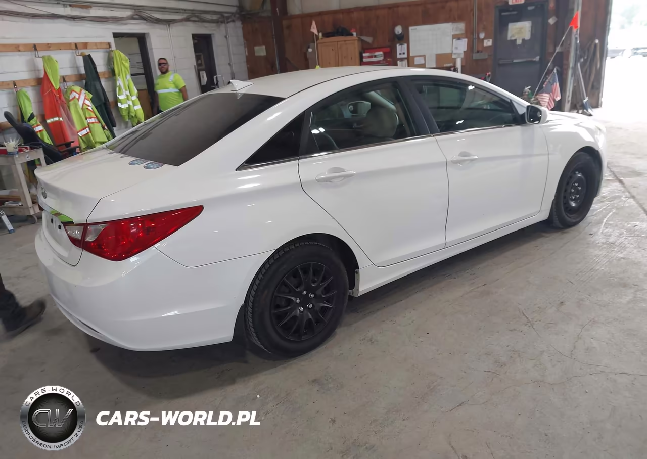 2013 Hyundai Sonata Gls VIN:5NPEB4AC1DH553989 - 4
