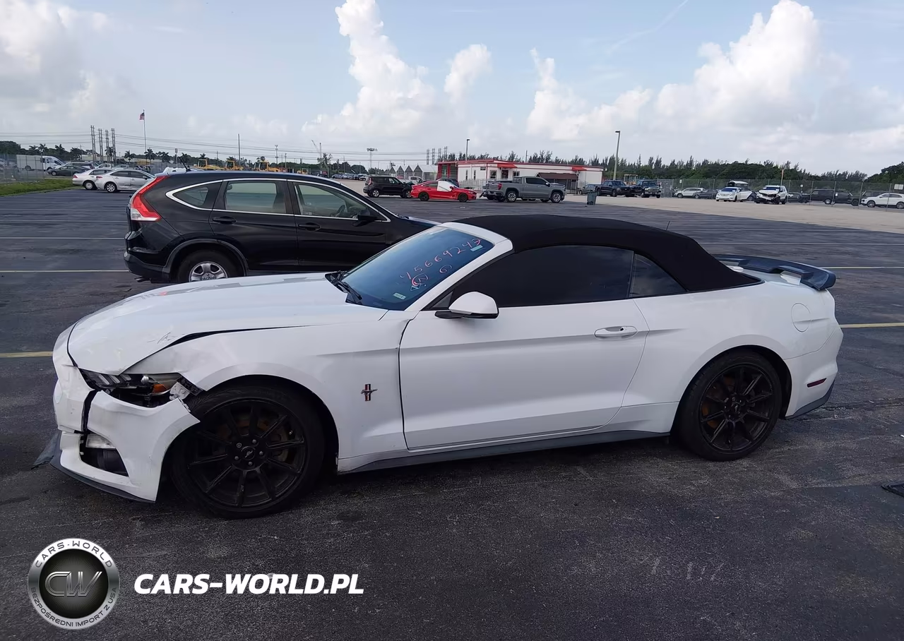 2015 Ford Mustang Ecoboost Premium VIN:1FATP8UHXF5402777 - 14