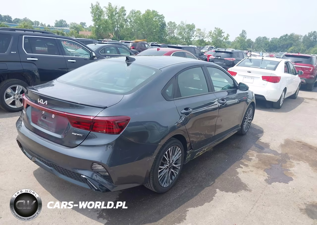 2024 Kia Forte Gt-Line VIN:3KPF54AD0RE754573 - 4
