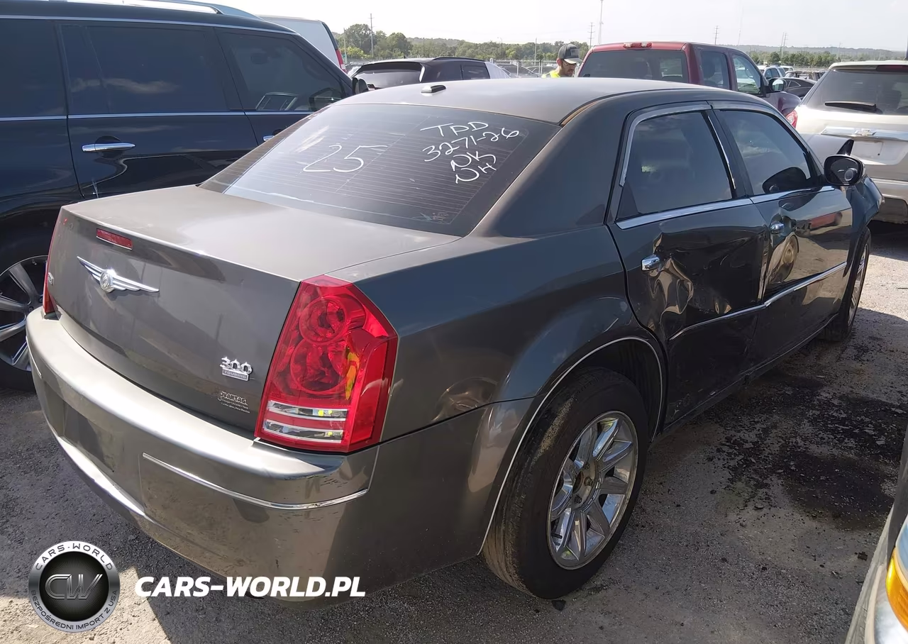 2010 Chrysler 300 Touring-Signature Series VIN:2C3CK5CV3AH144137 - 4