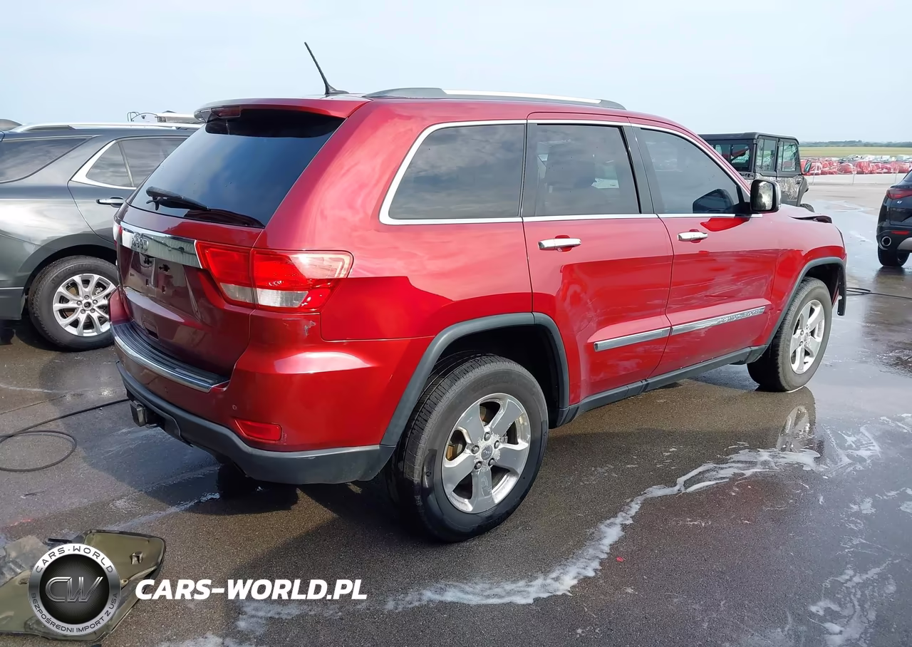 2013 Jeep Grand Cherokee Overland VIN:1C4RJFCG7DC627525 - 4