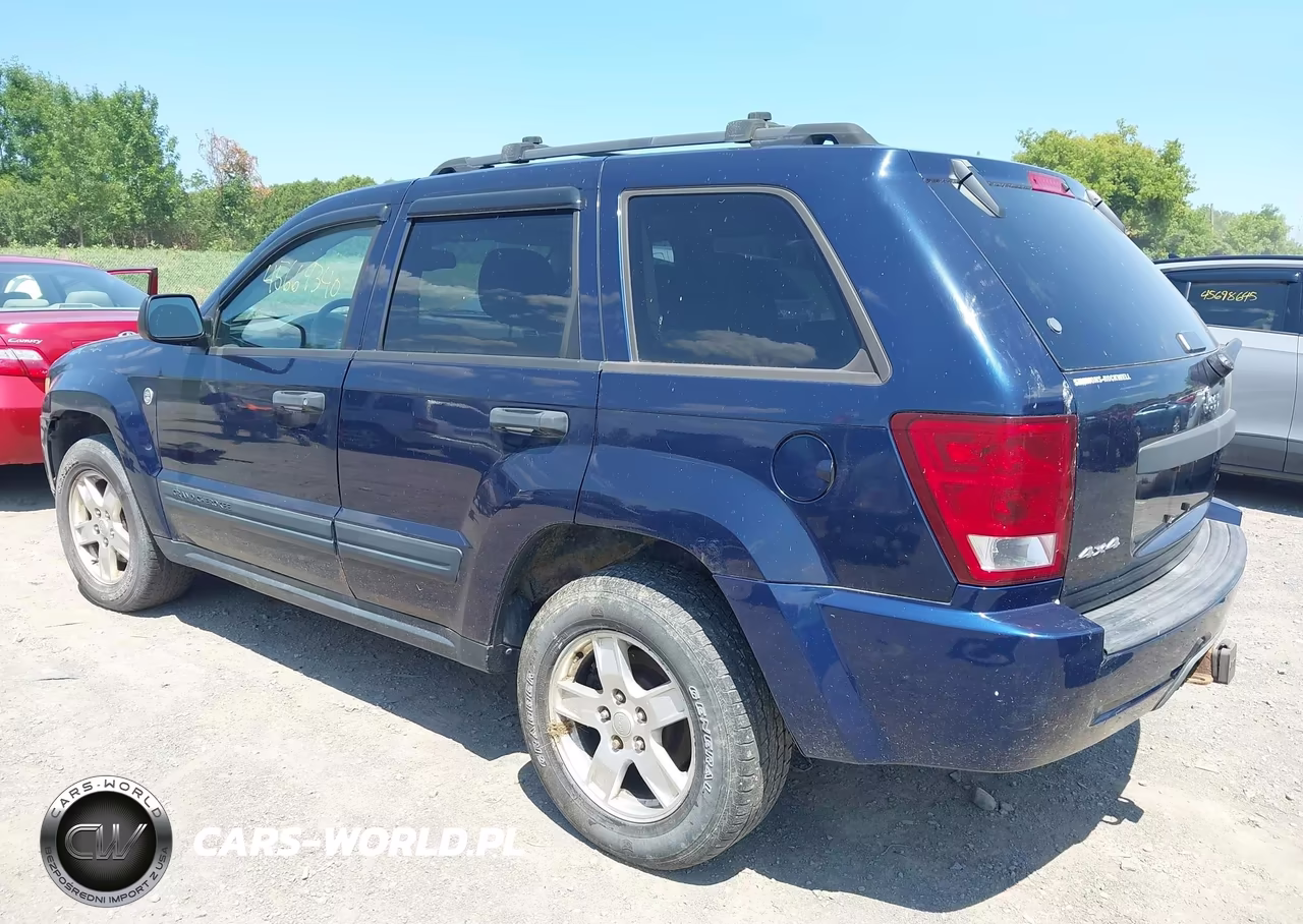 2005 Jeep Grand Cherokee Laredo VIN:1J4HR48N15C542479 - 3