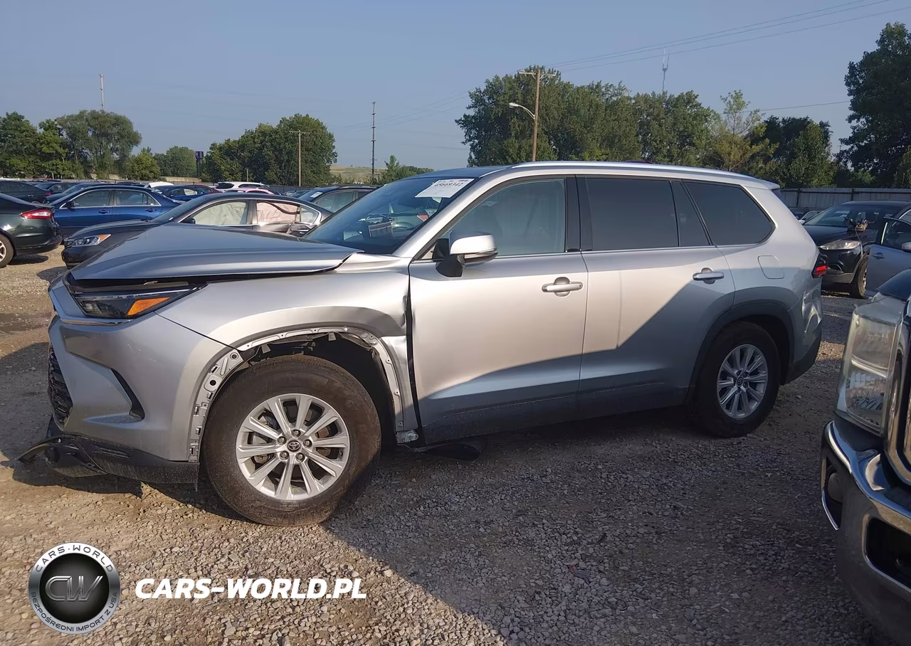 2026 Toyota Grand Highlander Xle VIN:5TDAAAB57TS104471 - 14