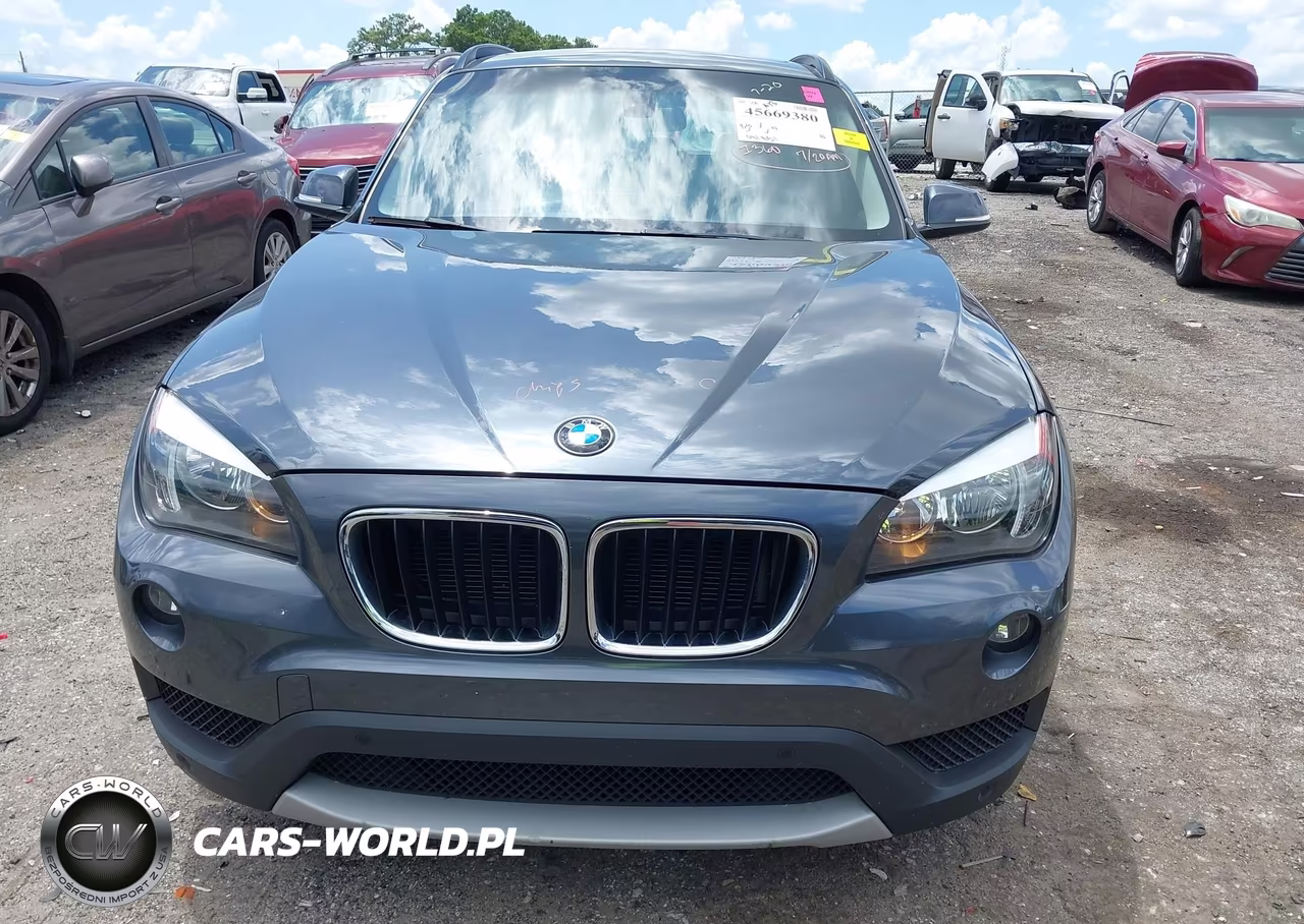 2014 BMW X1 xDrive28I VIN:WBAVL1C56EVY18754 - 12