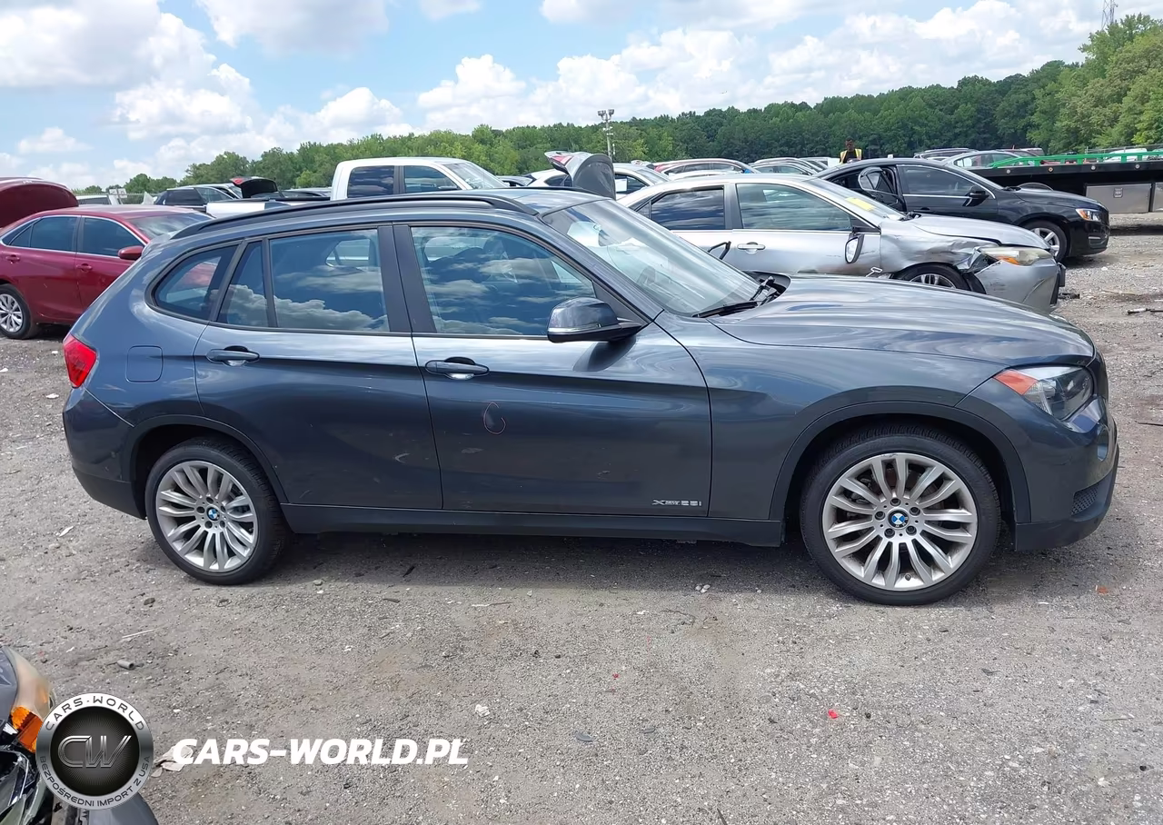2014 BMW X1 xDrive28I VIN:WBAVL1C56EVY18754 - 13