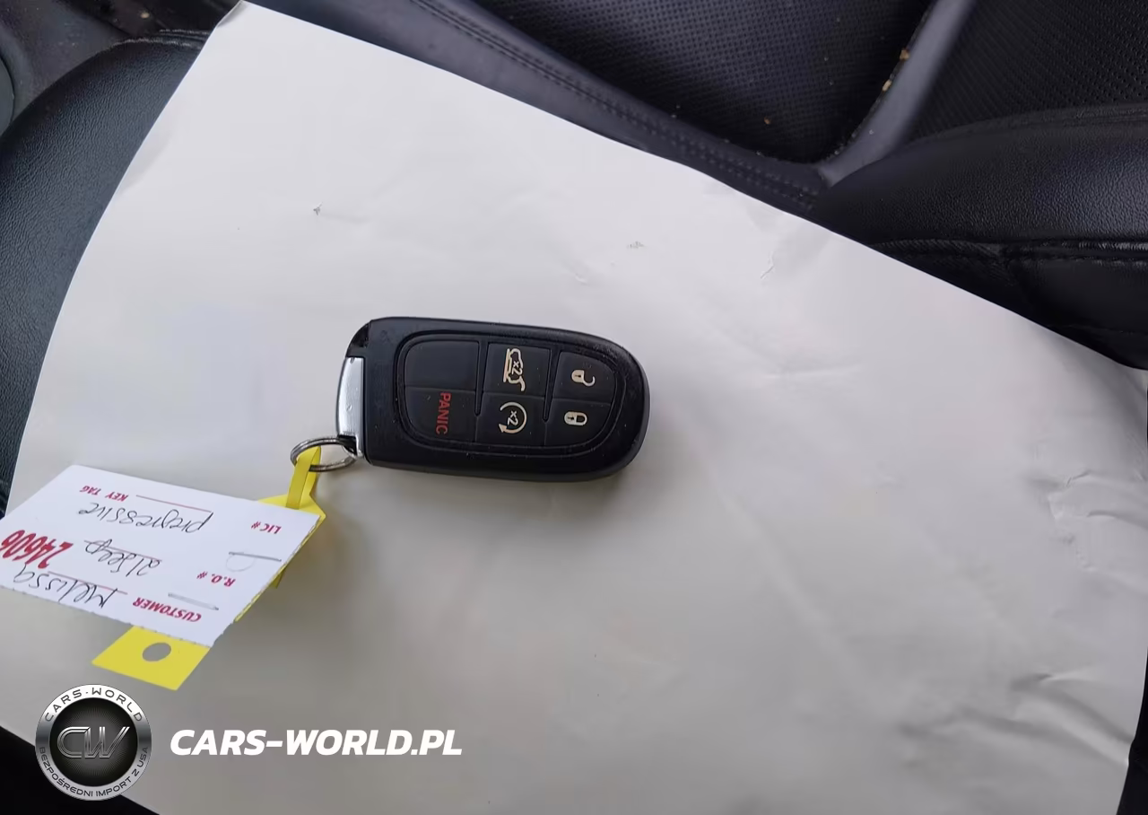2021 Jeep Cherokee Latitude Lux 4X4 VIN:1C4PJMMX5MD123656 - 11
