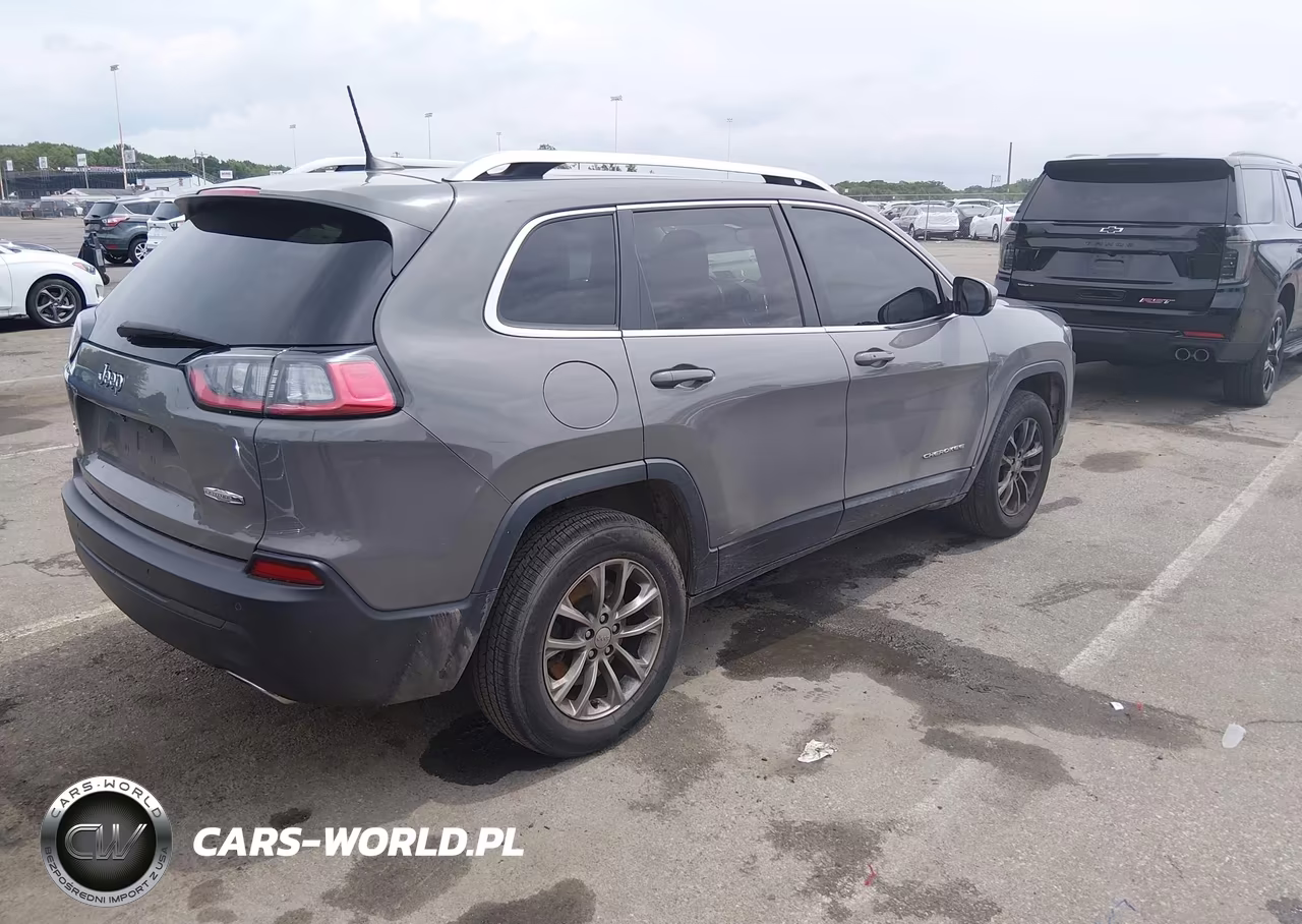 2021 Jeep Cherokee Latitude Lux 4X4 VIN:1C4PJMMX5MD123656 - 4