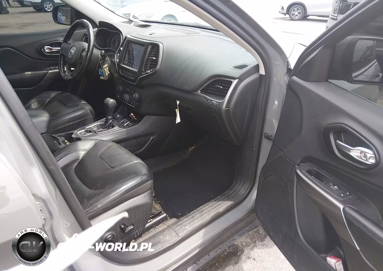 2021 Jeep Cherokee Latitude Lux 4X4 VIN:1C4PJMMX5MD123656 - 5