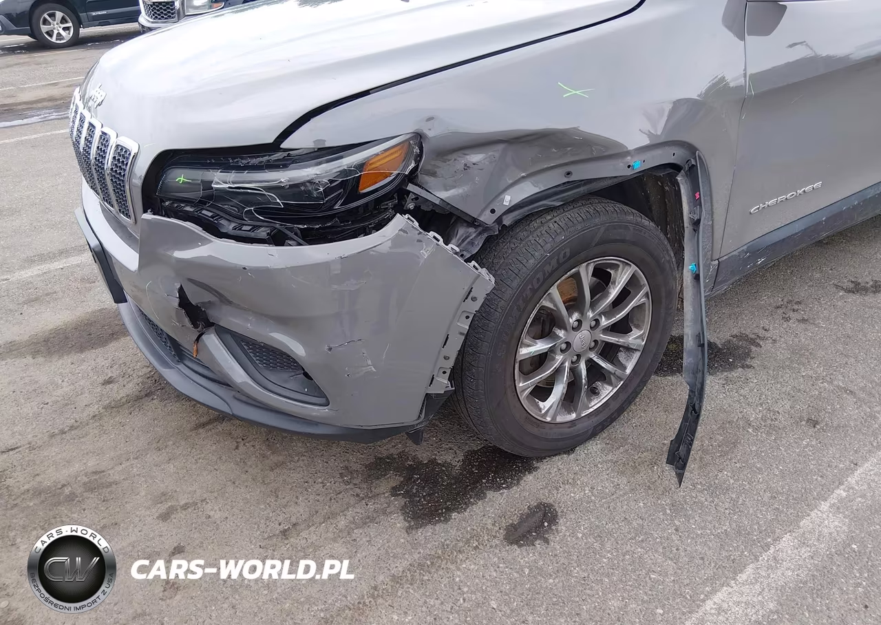 2021 Jeep Cherokee Latitude Lux 4X4 VIN:1C4PJMMX5MD123656 - 6