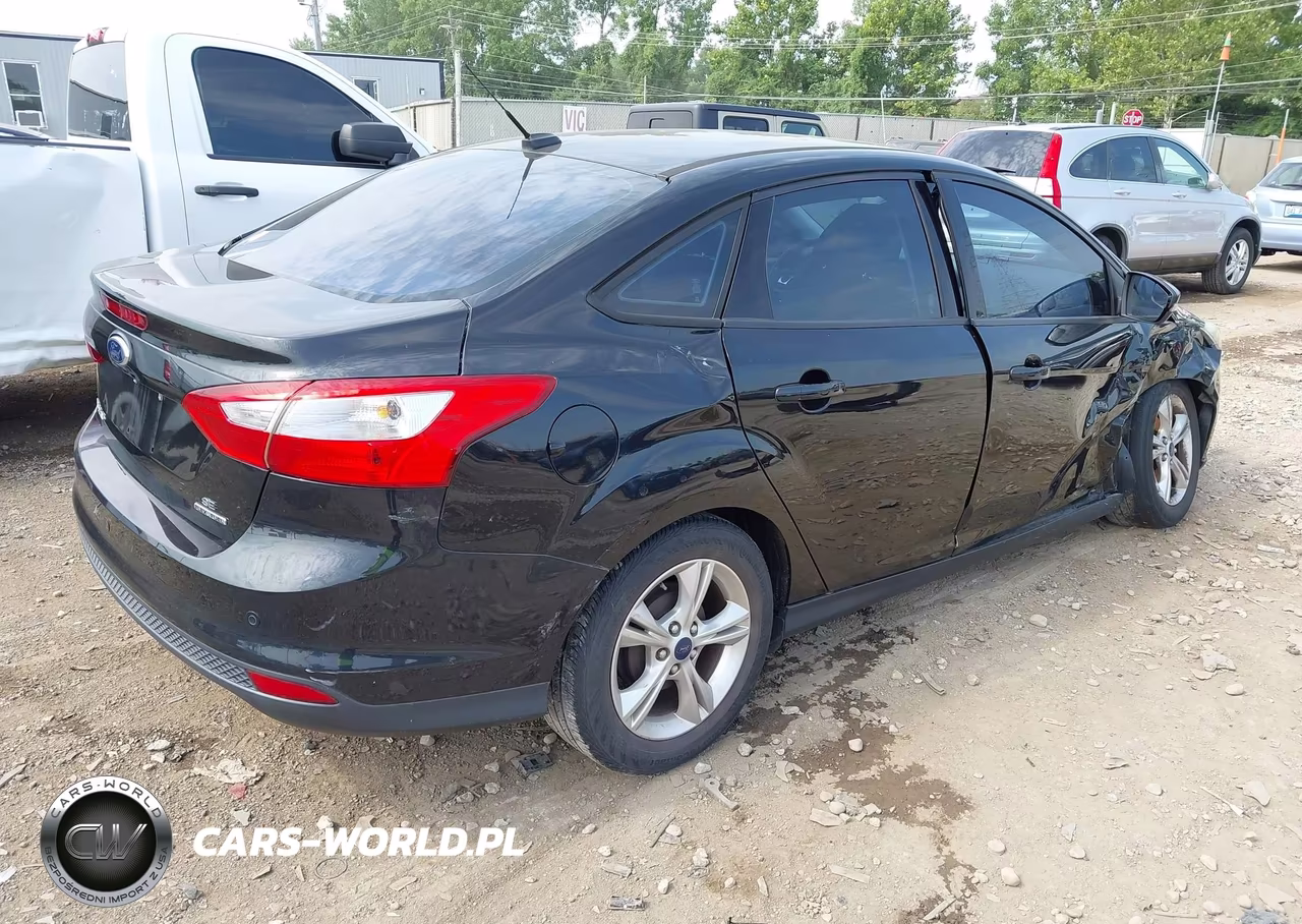 2014 Ford Focus Se VIN:1FADP3F29EL206226 - 4